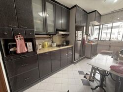 Blk 221 Bukit Batok East Avenue 3 (Bukit Batok), HDB Executive #470419321